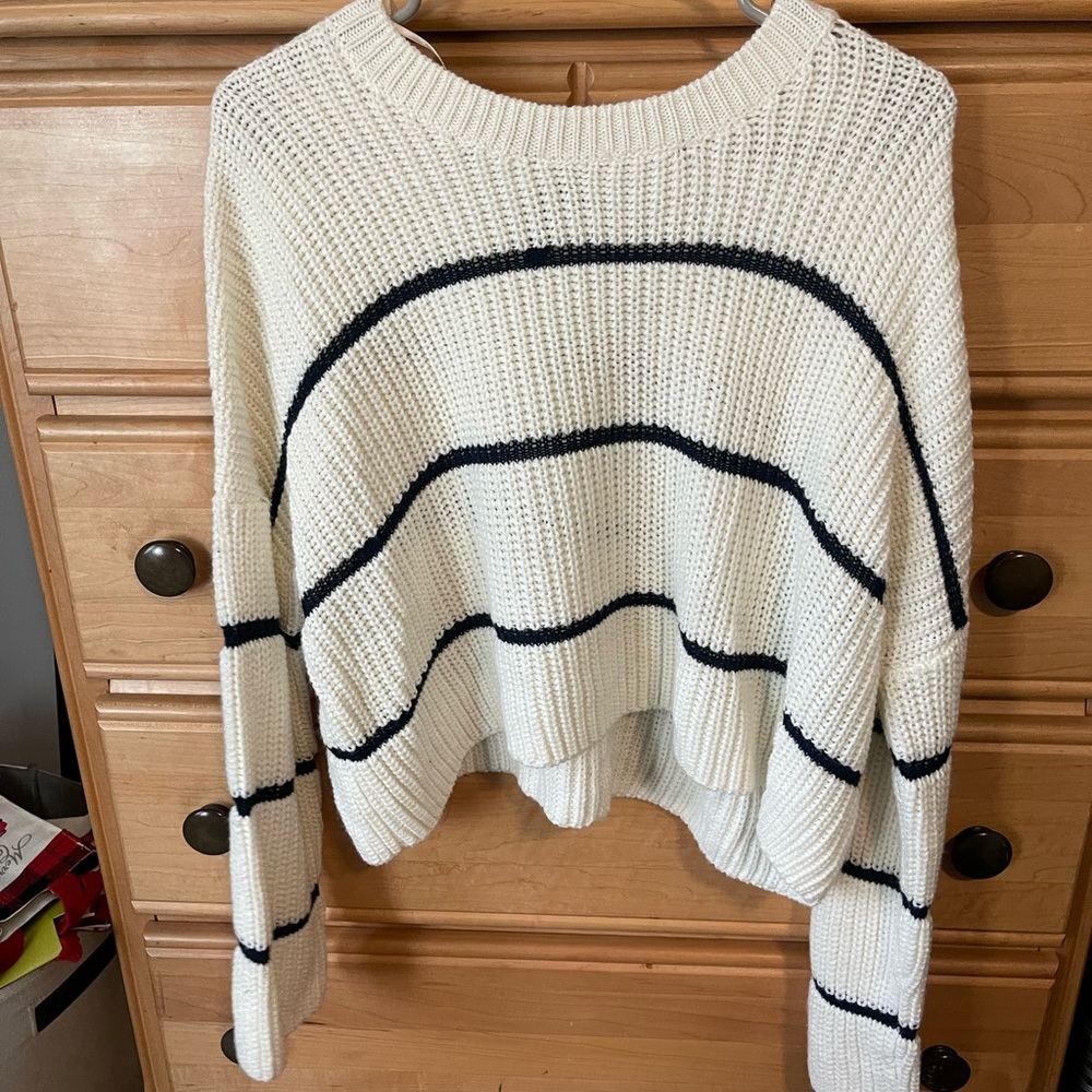 NWOT White & Navy slightly cropped striped sweater